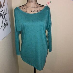 Umgee 3/4 Length Sleeve Tapered Bottom Lightweight Top Size Medium